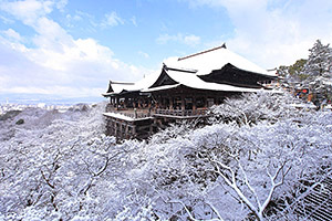 清水寺の雪景色
