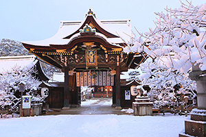 京都 北野天満宮の雪景色