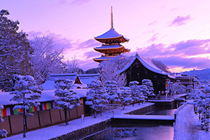 東寺の雪景色
