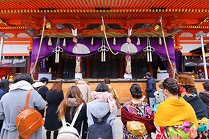 京都のお正月　八坂神社　初詣