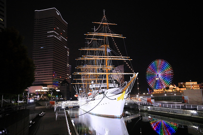 帆船日本丸　ライトアップ