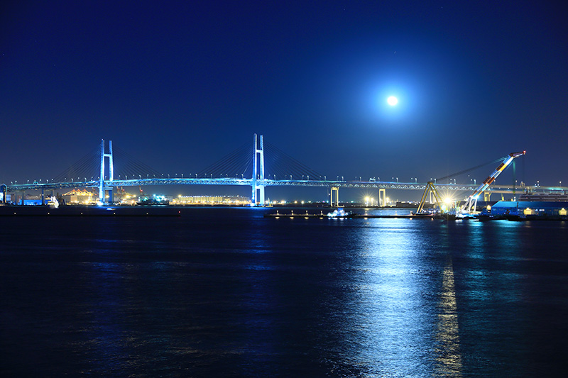 横浜ベイブリッジ　夜景