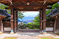 西教寺の唐門から見た琵琶湖