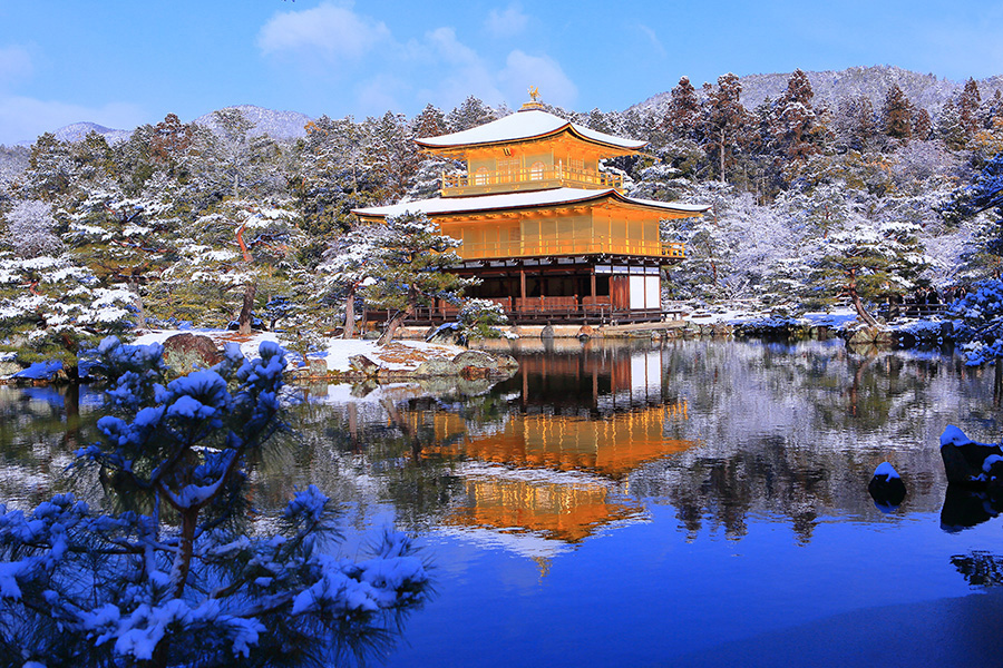 雪　金閣寺 