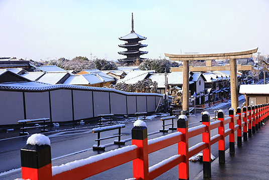 京都霊山護国神社　雪景色