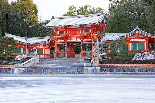 八坂神社　雪景色